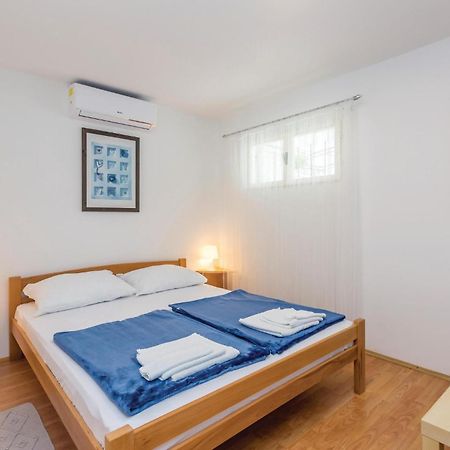 Awesome apartment in Krk with 1 Bedrooms&WiFi Punat Buitenkant foto