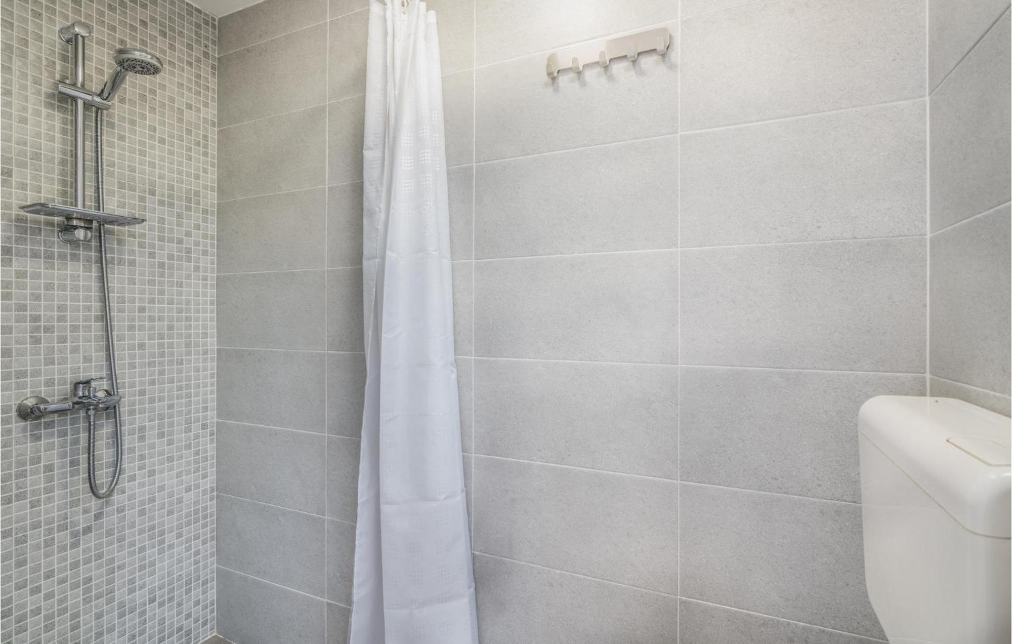 Awesome apartment in Krk with 1 Bedrooms&WiFi Punat Buitenkant foto