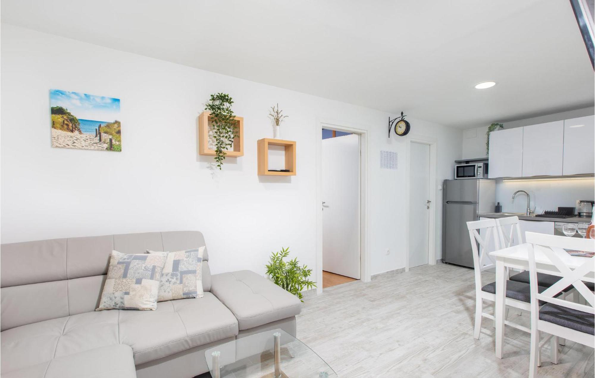Awesome apartment in Krk with 1 Bedrooms&WiFi Punat Buitenkant foto