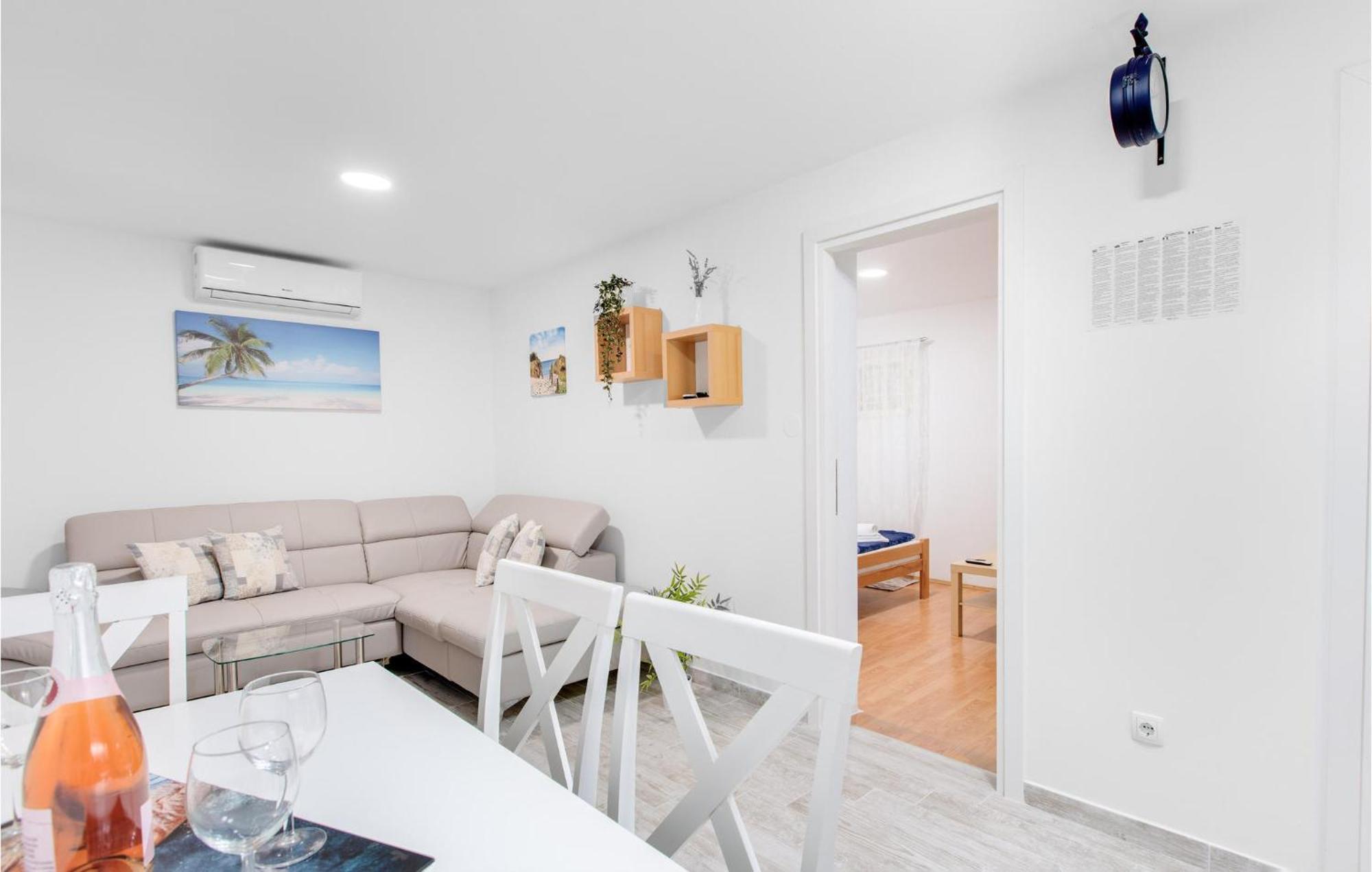 Awesome apartment in Krk with 1 Bedrooms&WiFi Punat Buitenkant foto